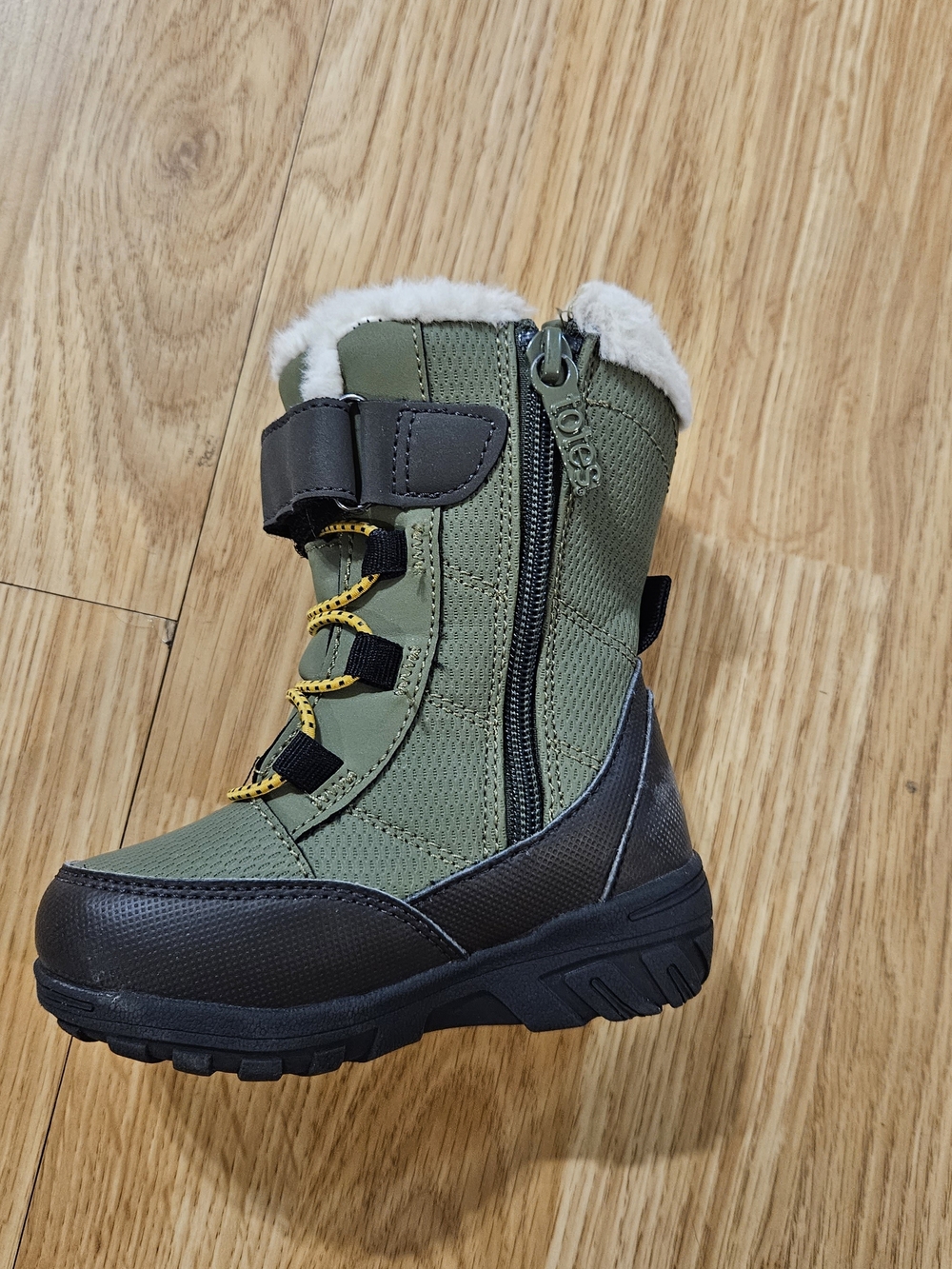 Totes Olive Green Kids Zip-Up Winter Boots with Faux Fur Collar Size 6T